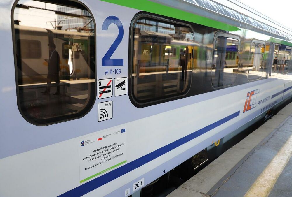 У Польщі українцям ще на місяць продовжили безкоштовний проїзд у поїздах