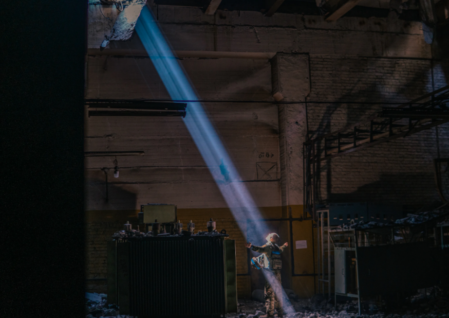 Известный фотограф ”Азовстали” вышел на связь с родными