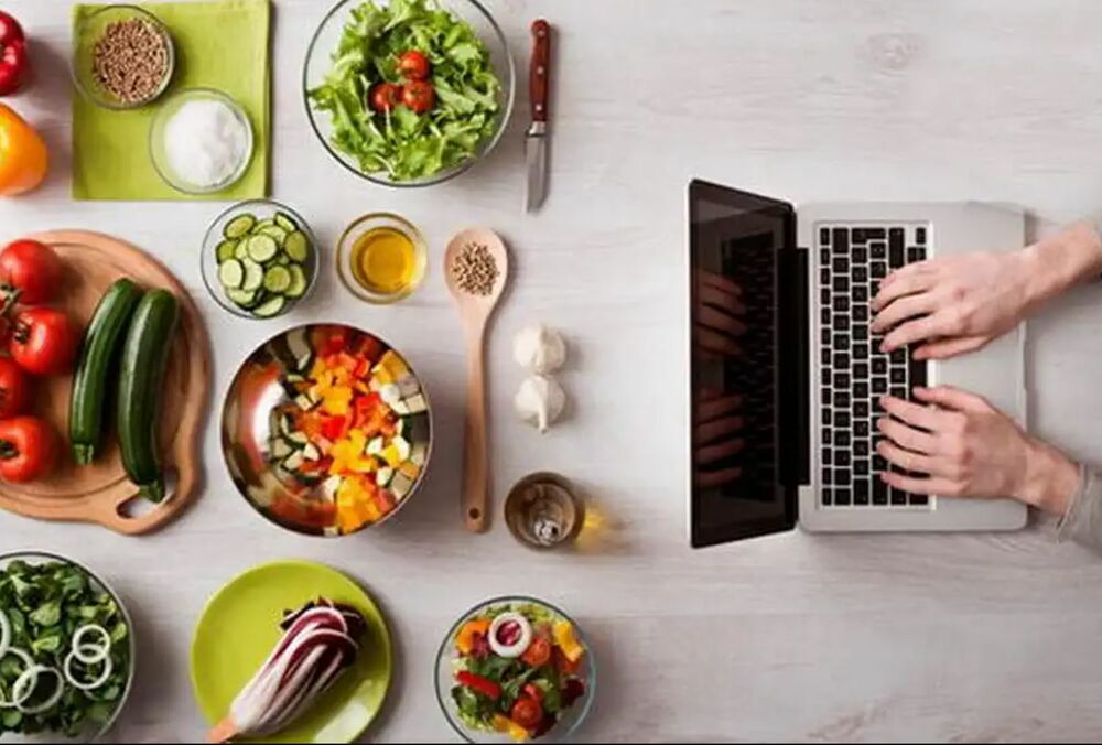 Доставка из ресторанов выросла на 25% на фоне облав ТЦК и плохой погоды