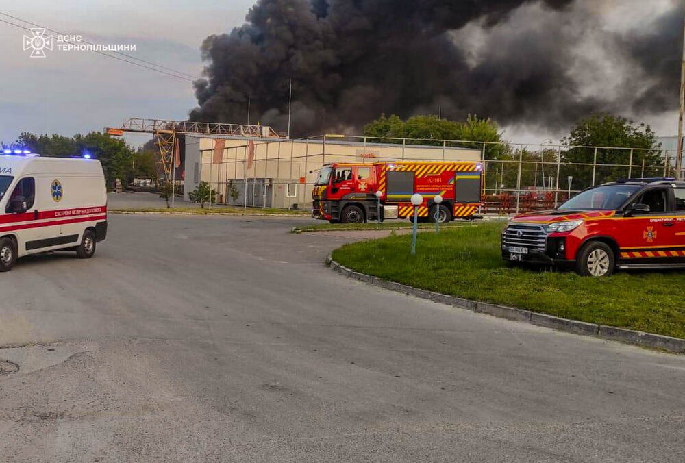 У Тернополі вже 11 постраждалих після атаки, 6 із них - рятувальники