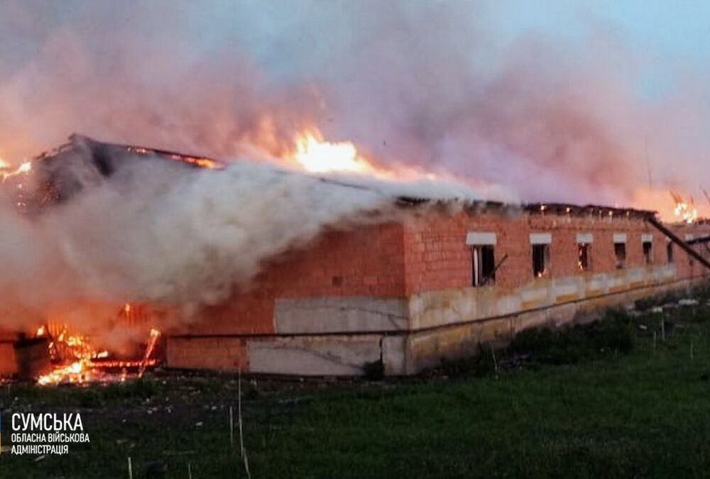 На Сумщині горіла ферма з тваринами через російський обстріл