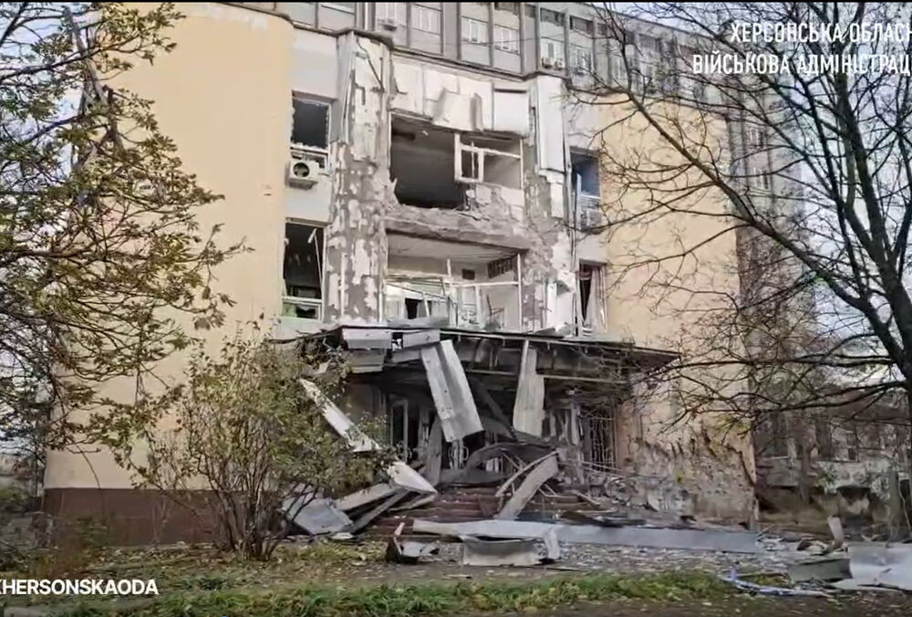 Росіяни розбомбили дитячу бібліотеку у Херсоні