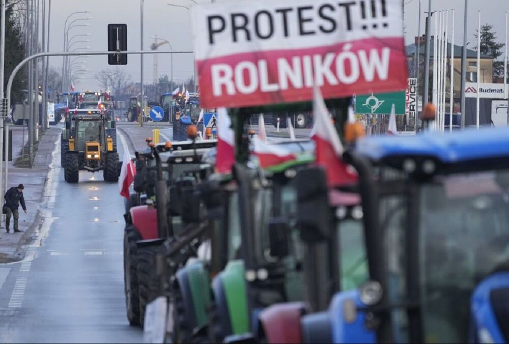 ЕС готов начать процедуру против Польши из-за блокирования украинской границы
