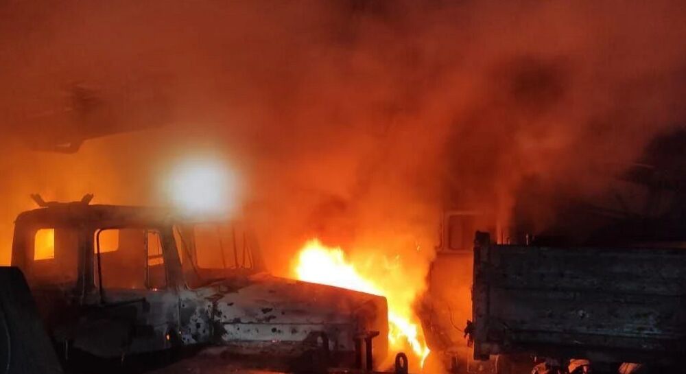 Россияне обстреляли Херсон, оставив энергетиков без автомобилей  Россияне обстреляли Херсон, оставив энергетиков без автомобилей