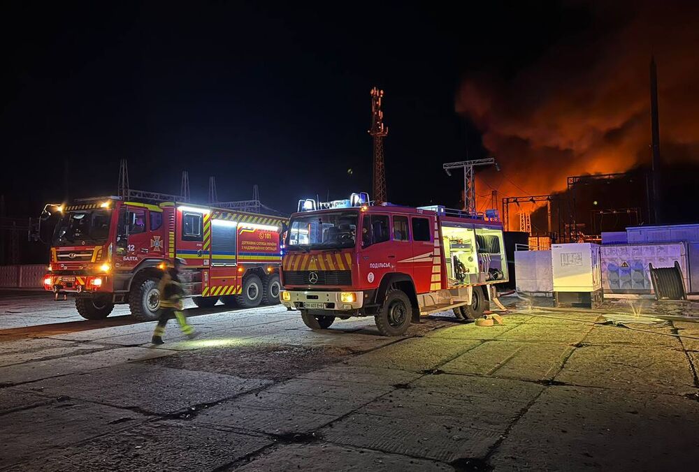 Росіяни атакували енергооб'єкт під Одесою: у ДТЕК кажуть про серйозні пошкодження Росіяни атакували енергооб'єкт під Одесою: у ДТЕК кажуть про серйозні пошкодження