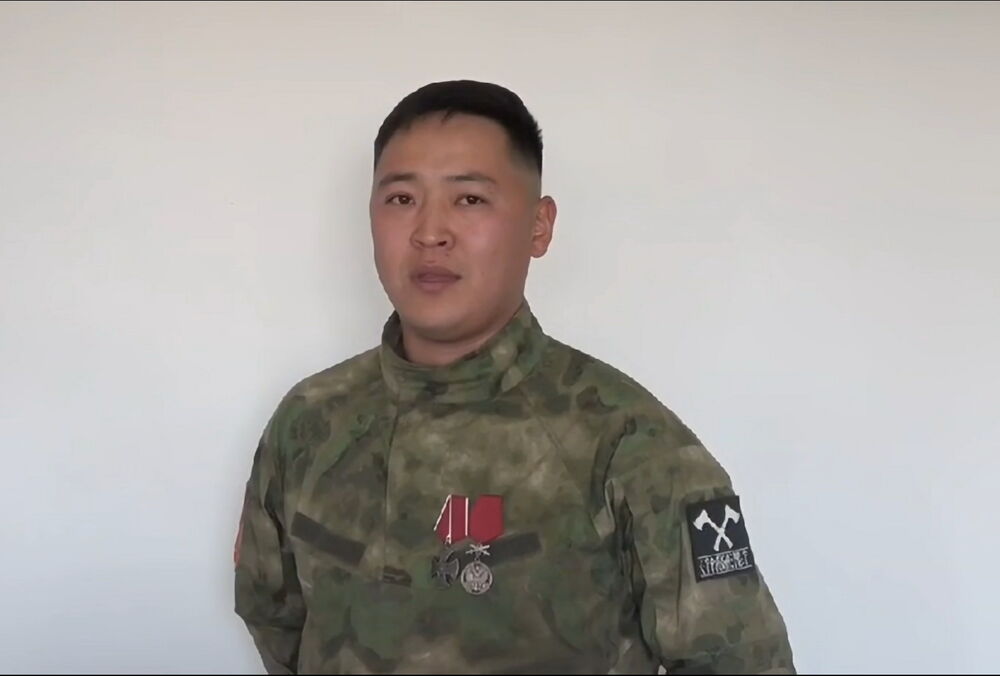 Cадист, що кастрував, а потім стратив українського військовополоненого, скаржиться на життя в Росії