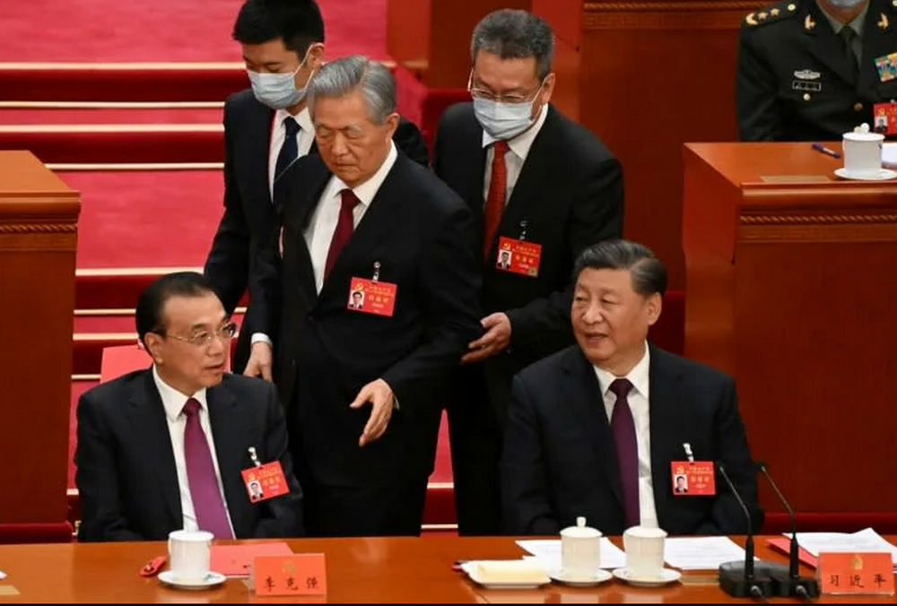 Сі Цзіньпін домігся обрання на третій п'ятирічний термін