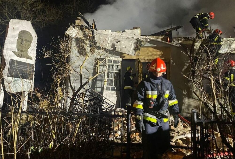 Оккупанты атаковали шахедами Львов и область: разрушен музей Шухевича и повреждено общежитие