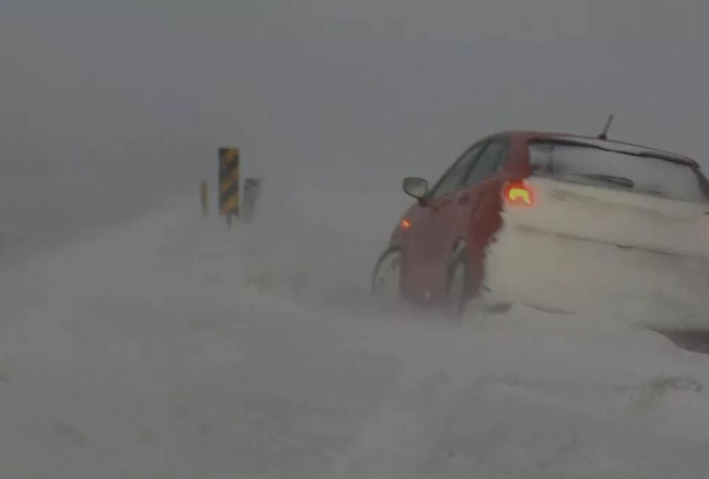 Гололедица, порывы ветра и снеголавинная опасность: синоптики озвучили прогноз погоды на 4 января