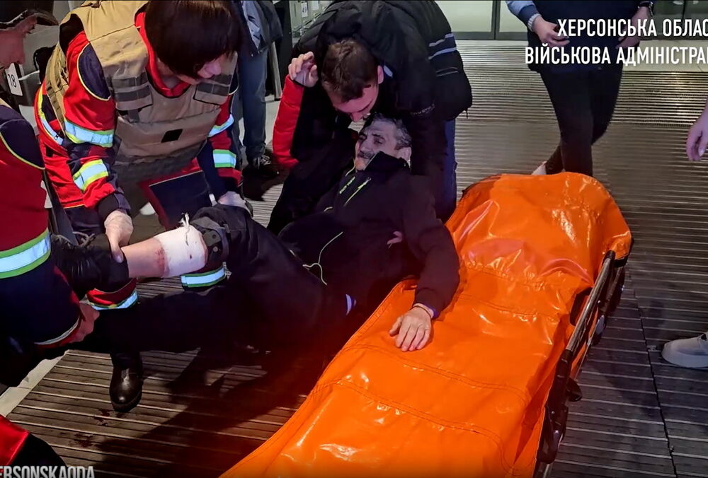 Росіяни з ранку б'ють по Херсону та області за допомогою БПЛА: є загиблий та поранені