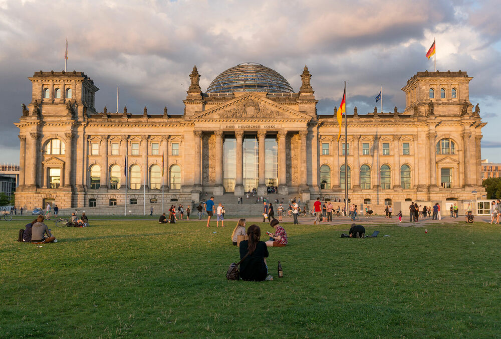 Германия ”переключится” на помощь Израилю, - СМИ