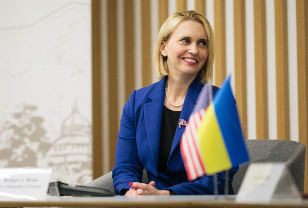 Бріджит Брінк зізналася, що пішла у відставку через тиск адміністрації Трампа на жертву - Україну