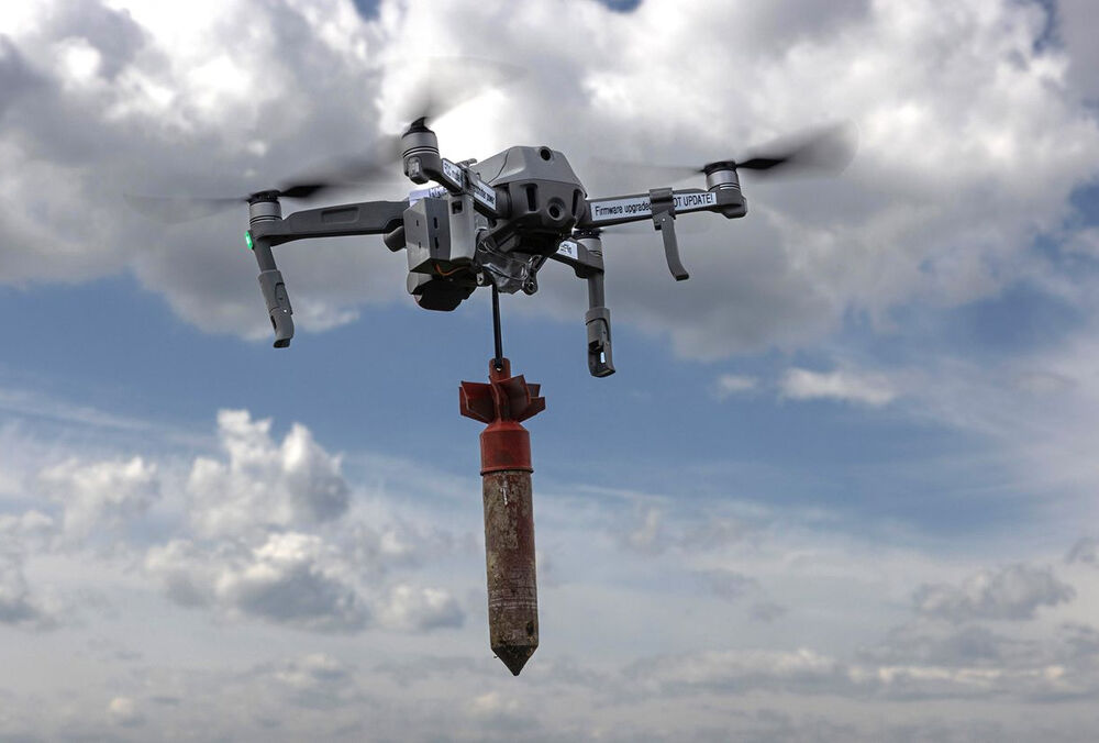 Россияне атаковали дроном Херсон: есть раненый