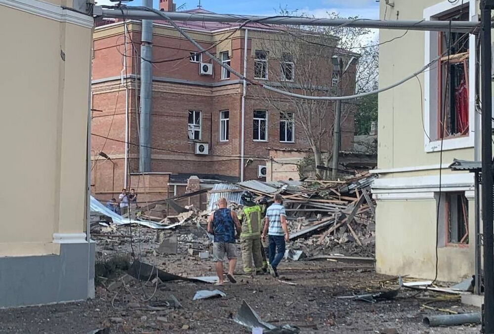 У центрі Таганрога пролунав потужний вибух: влада заявила про ракету (відео)