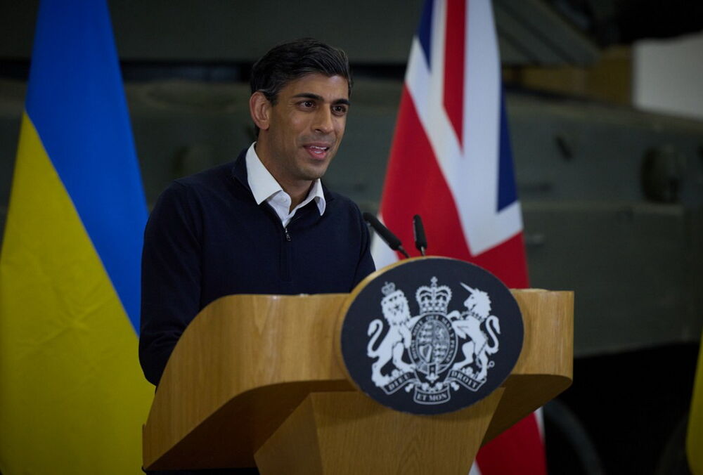 Британія передасть Україні далекобійні боєприпаси та систему ППО