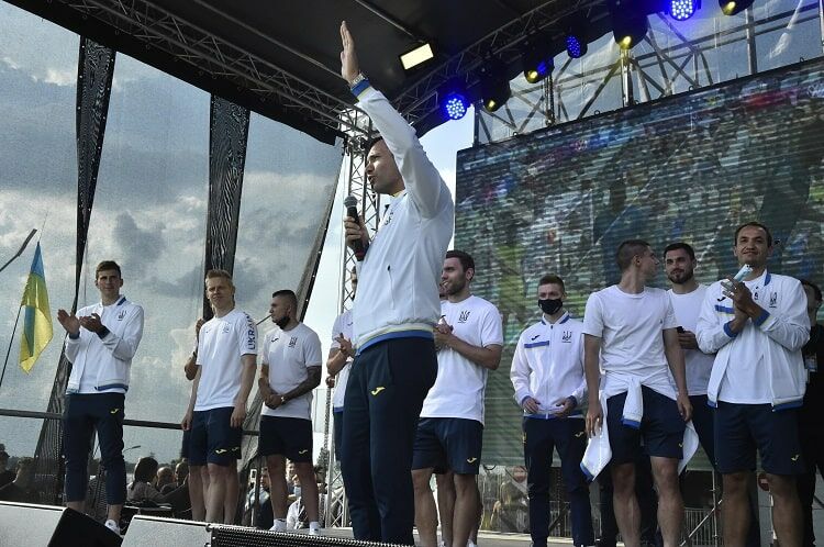 Сборная Украины вернулась с Евро-2020