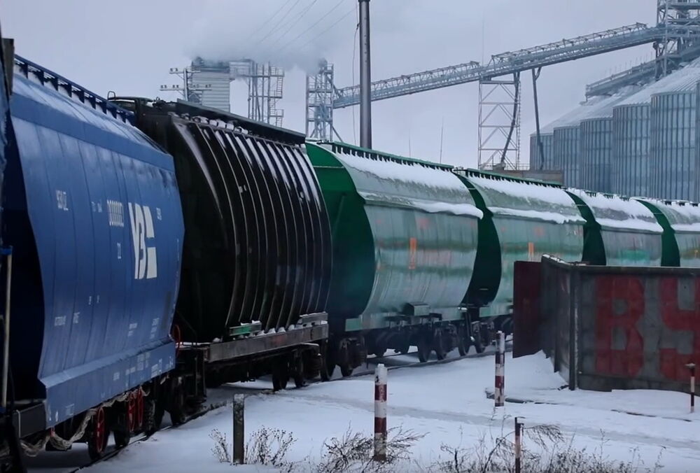 ”Укрзалізниця” показала свій перший зерновоз під євроколію