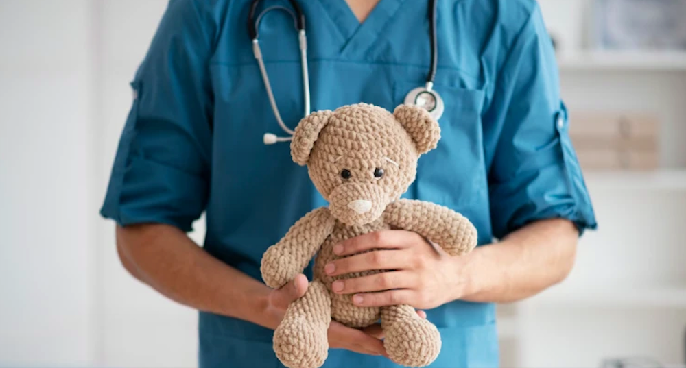 Визит к детскому гинекологу: что нужно знать родителям