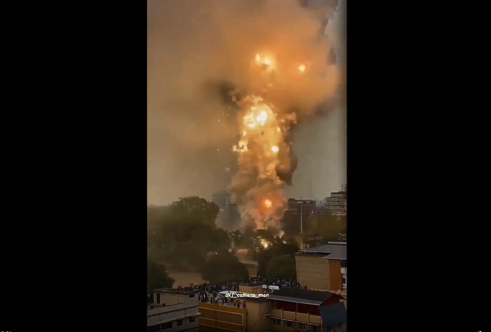 В Индии произошел чудовищный пожар на заводе по производству фейерверков: видео