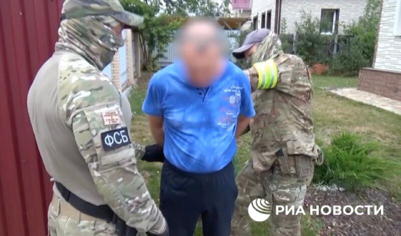 ФСБ РФ повідомила про затримання топ-менеджера авіазаводу, який передавав секретні креслення до Одеси