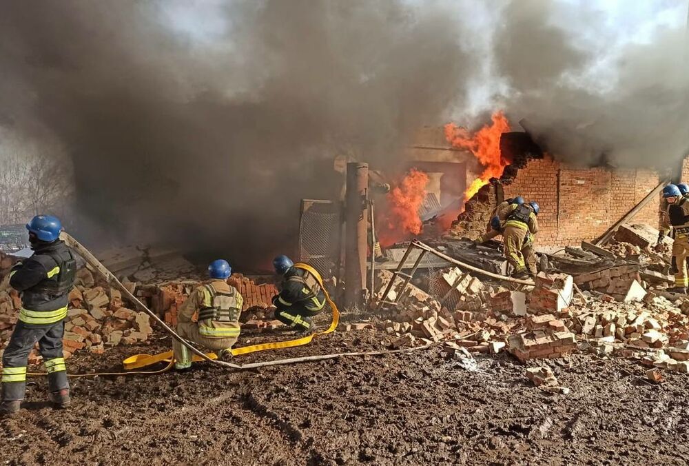 Россияне повторно ударили по ферме в Сумской области, убив нескольких полицейских