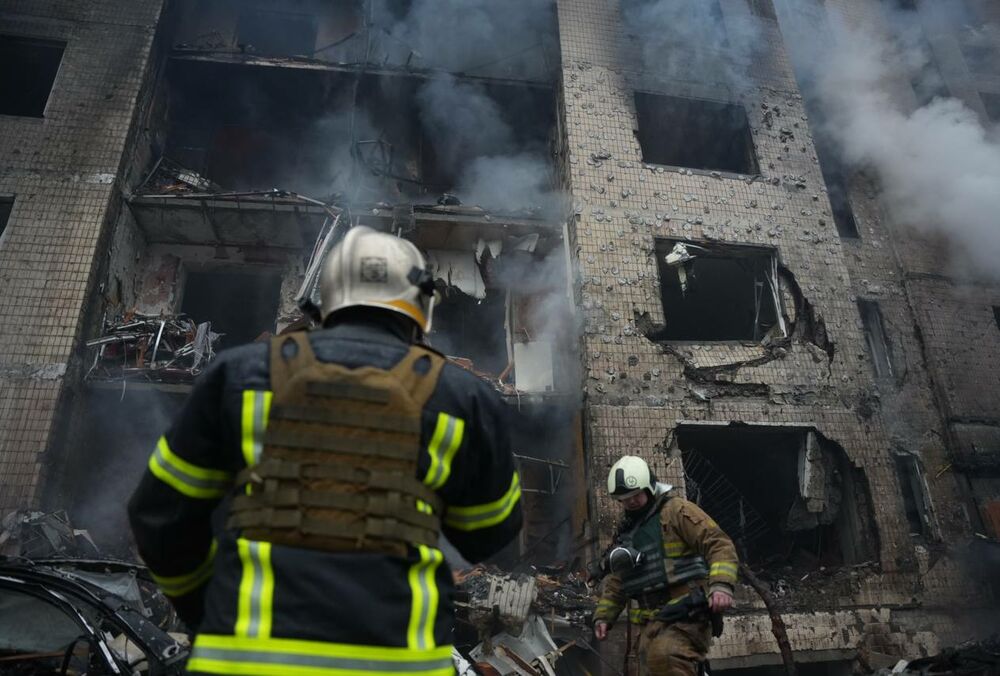 Стало известно о первых жертвах ракетного удара по Киеву и области