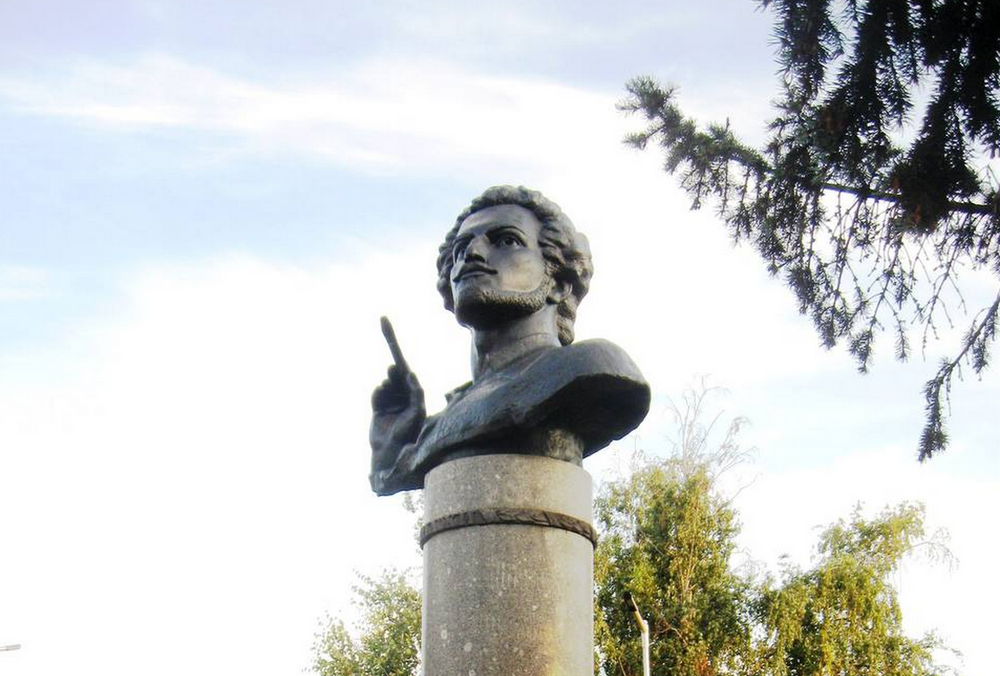 У Маріуполі окупанти знесли пам'ятник Архіпу Куїнджі