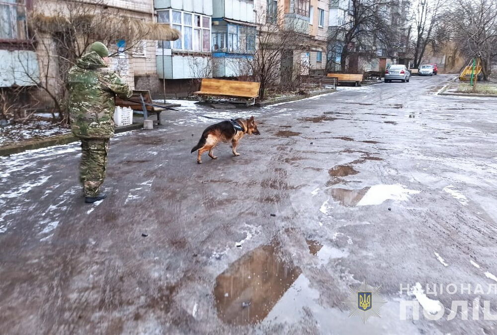 Суд арестовал мужчину, который выстрелил из гранатомета по многоэтажке в Кривом Роге: фото Суд арестовал мужчину, который выстрелил из гранатомета по многоэтажке в Кривом Роге: фото