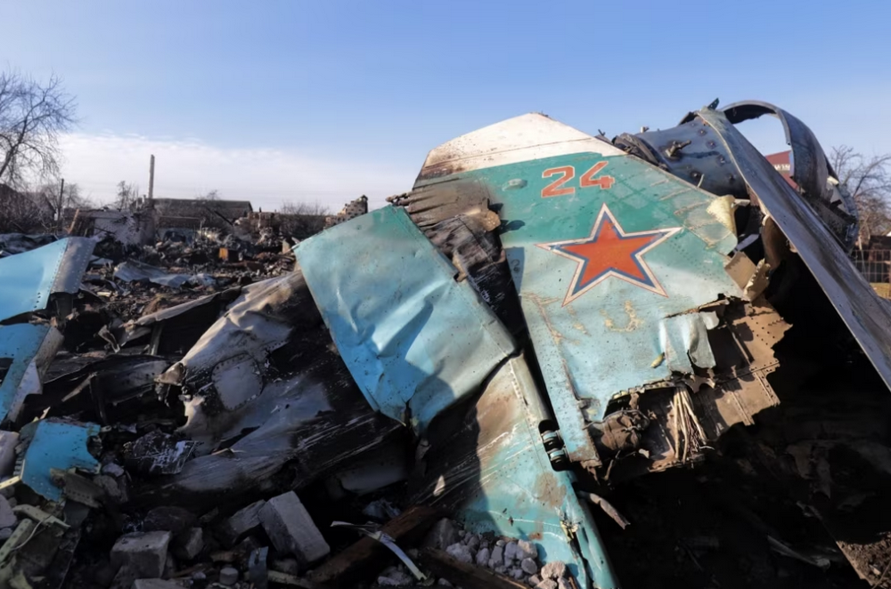 В РФ заявили о падении Су-34: ищут ”диверсантов”, которые сбили самолет и вертолет