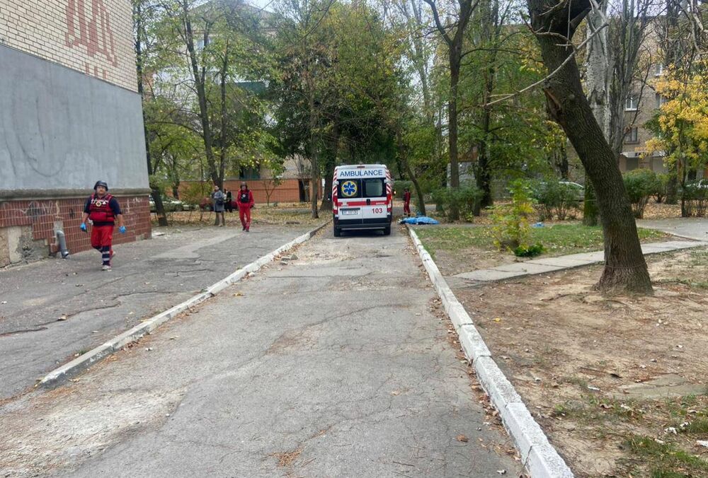 Россияне обстреляли центр Херсона, погибла сотрудница городской администрации