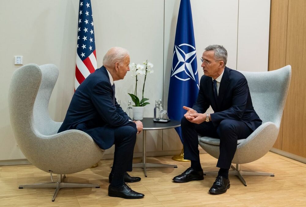 Байден та Столтенберг обговорили хід російського вторгнення в Україну