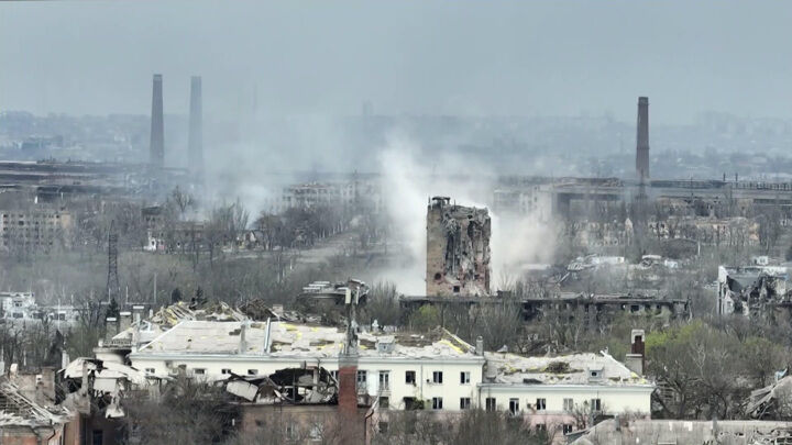 Оккупанты зачищают Мариуполь от трупов, чтобы провести парад к 9 мая