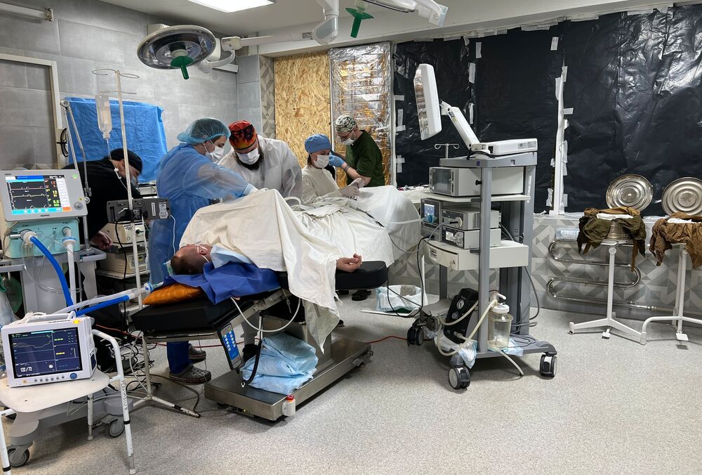 Військовий шпиталь у Харкові відновив операції після російського удару