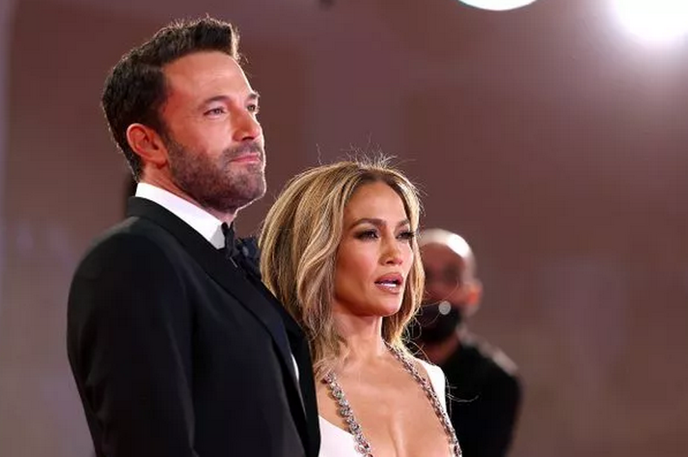 Бена Аффлека заметили в компании бывшей жены: фото