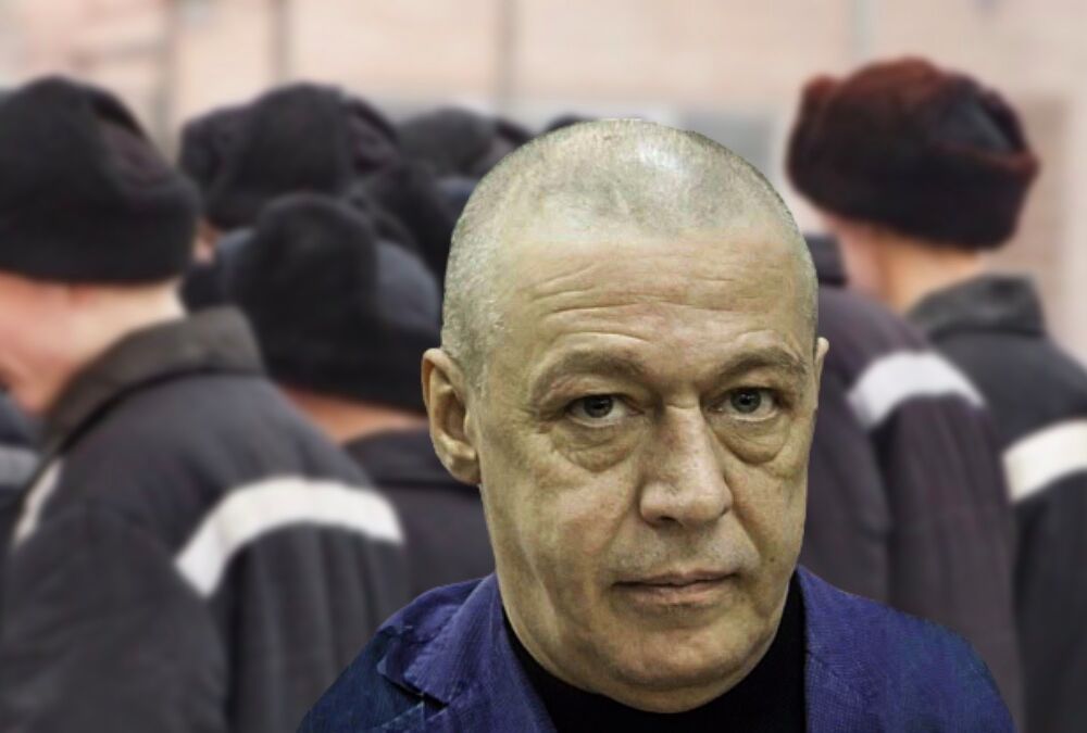 Сын путиниста Ефремова выпал из окна, он в коме