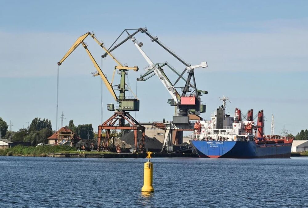 Польские пограничники заметили российский катер, который 20 минут дрейфовал у газопровода