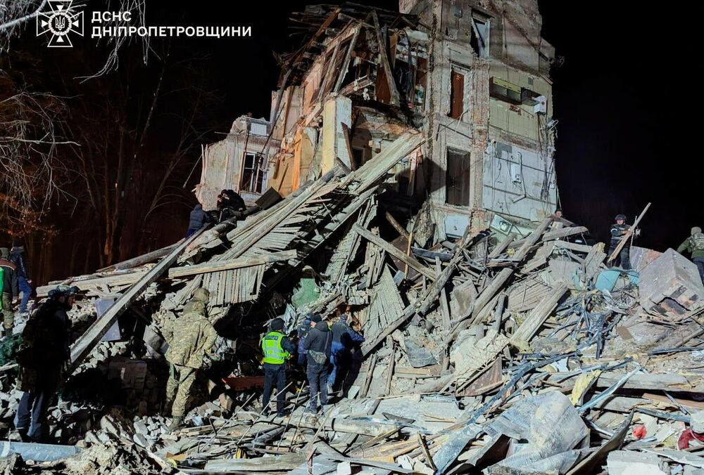 У Кривому Розі завершили розбір завалів на місці знищеного Росією будинку: фото