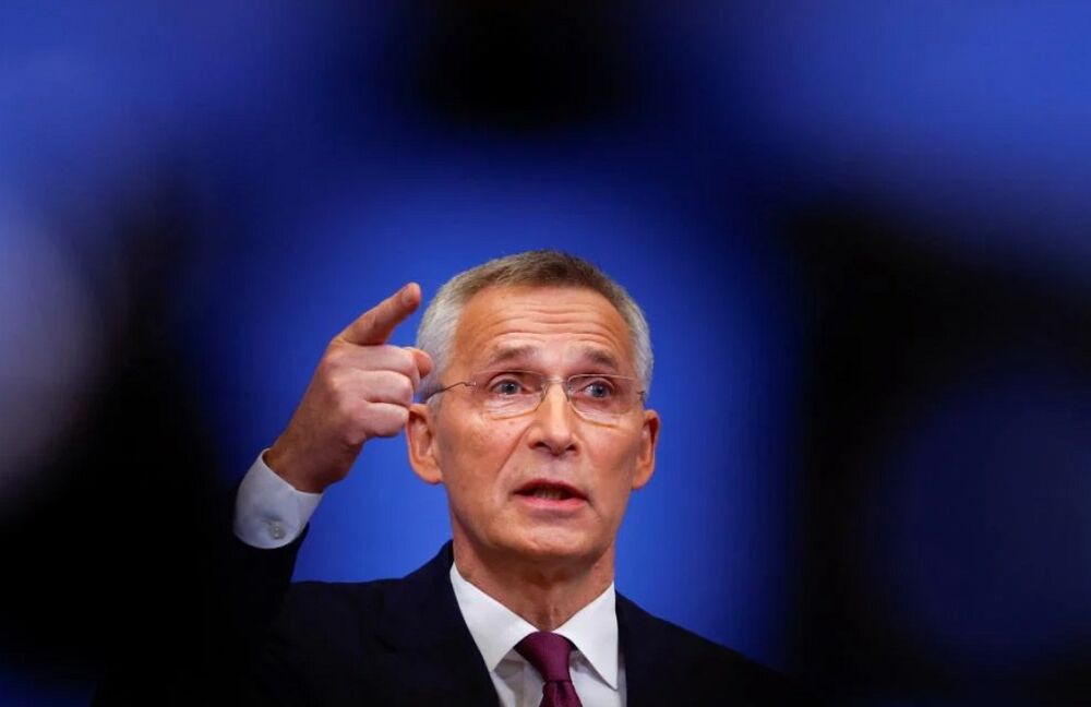 Постачання зброї в Україну потрібно значно наростити: Столтенберг назвав важливу причину