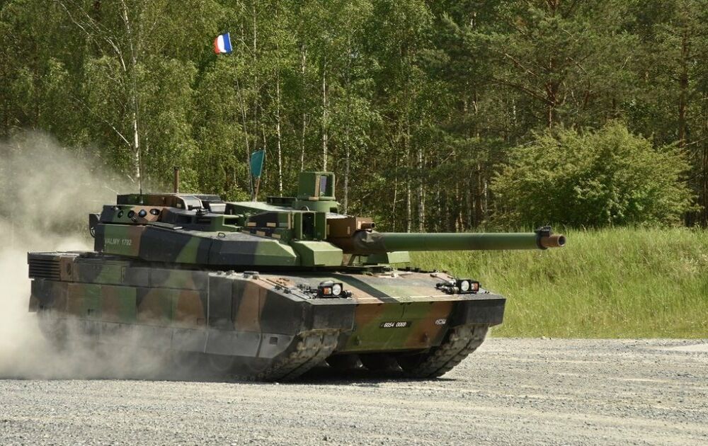 Во Франции думают над передачей Украине своих танков Leclerc