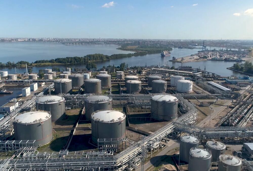Нафтобазу в Санкт-Петербурзі атакували дрони ГУР, - ЗМІ