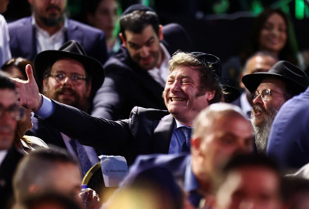 Президент Аргентини влаштував розіграш своєї останньої депутатської зарплати