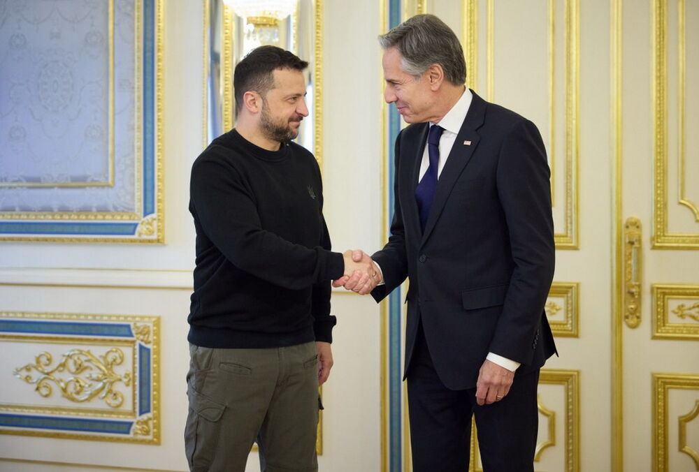 Зеленский заявил, что союзники не толкают его на переговоры с Россией, но ”в атмосфере мира это есть”  Зеленский заявил, что союзники не толкают его на переговоры с Россией, но ”в атмосфере мира это есть”