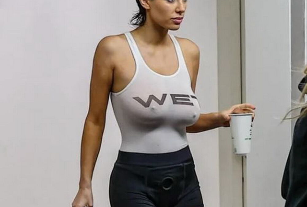 Каньэ Уэст нарядил Бьянку Цензори в дешевые шорты из секс-шопа: фото