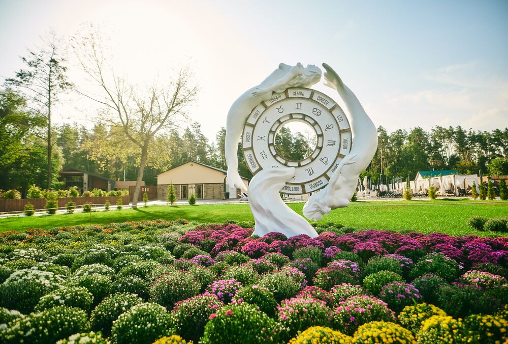 В семейном экопарке ”Ясногородка” стартовала выставка цветов ”Знаки зодиака” В семейном экопарке ”Ясногородка” стартовала выставка цветов ”Знаки зодиака”