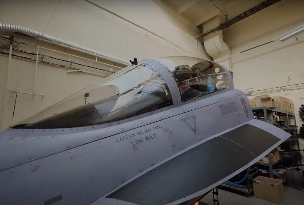 Україна отримала перший тренажер винищувача F-16 Україна отримала перший тренажер винищувача F-16