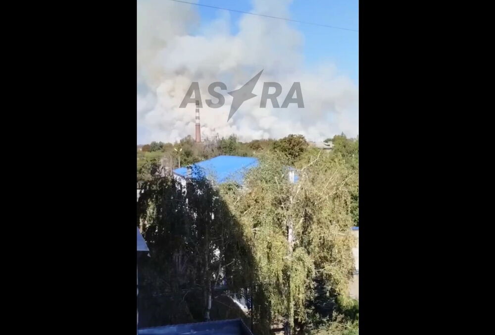 В Тихорецке после повторной тревоги поднимается сильный дым: видео