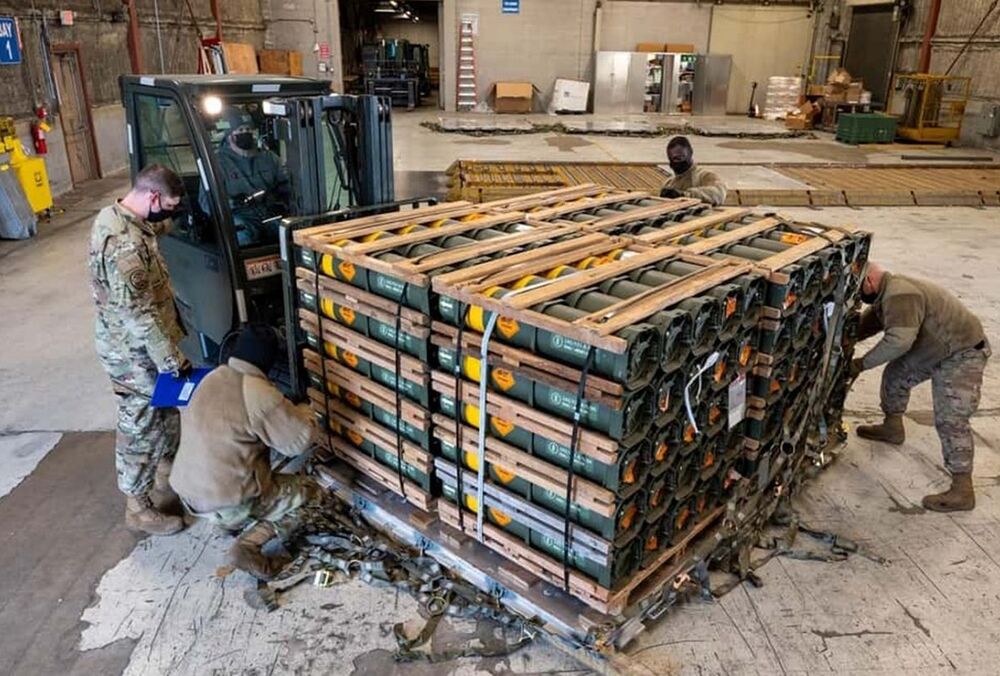 США почали швидше поповнювати запаси зброї для постачання в Україну