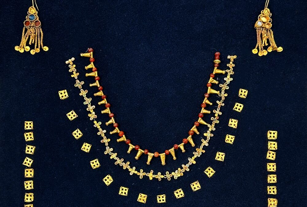 В Україну повернулося скіфське золото, яке хотіла вкрасти Росія