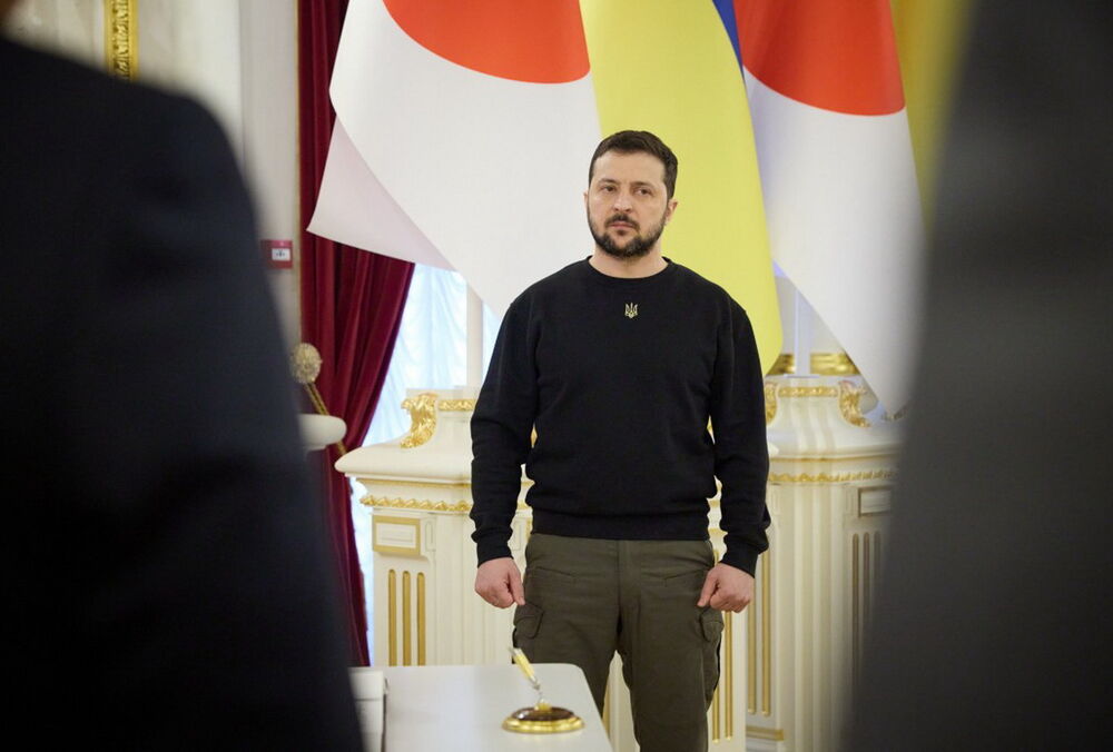 Зеленский призвал усилить давление на Россию после новой атаки дронами и ракетами