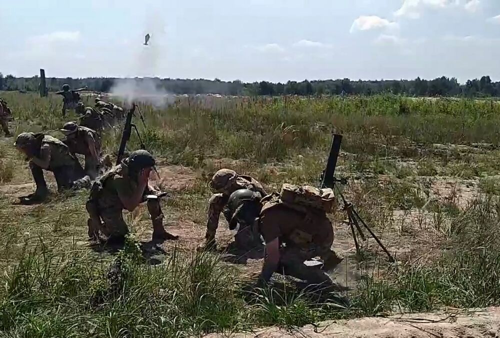 ВСУ прорвали российское минное поле и вступили в бой за Токмак, - CBS ВСУ прорвали российское минное поле и вступили в бой за Токмак, - CBS